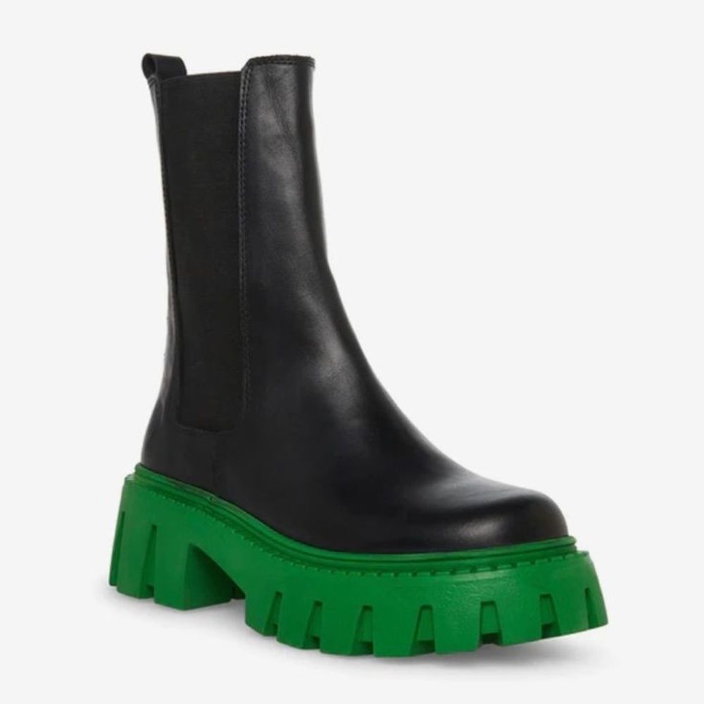 Steve Madden Charges Chelsea leather Boot Black/Green | Size 35 fits a 5 / 5.5